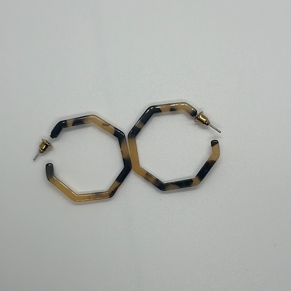 Tortoiseshell Hexagon Hoop Earrings - Geometric Acrylic Statement Earrings